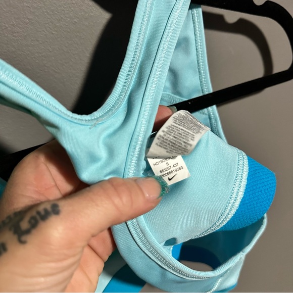 Light blue Nike pro sports bra, snake skin - Picture 3 of 3
